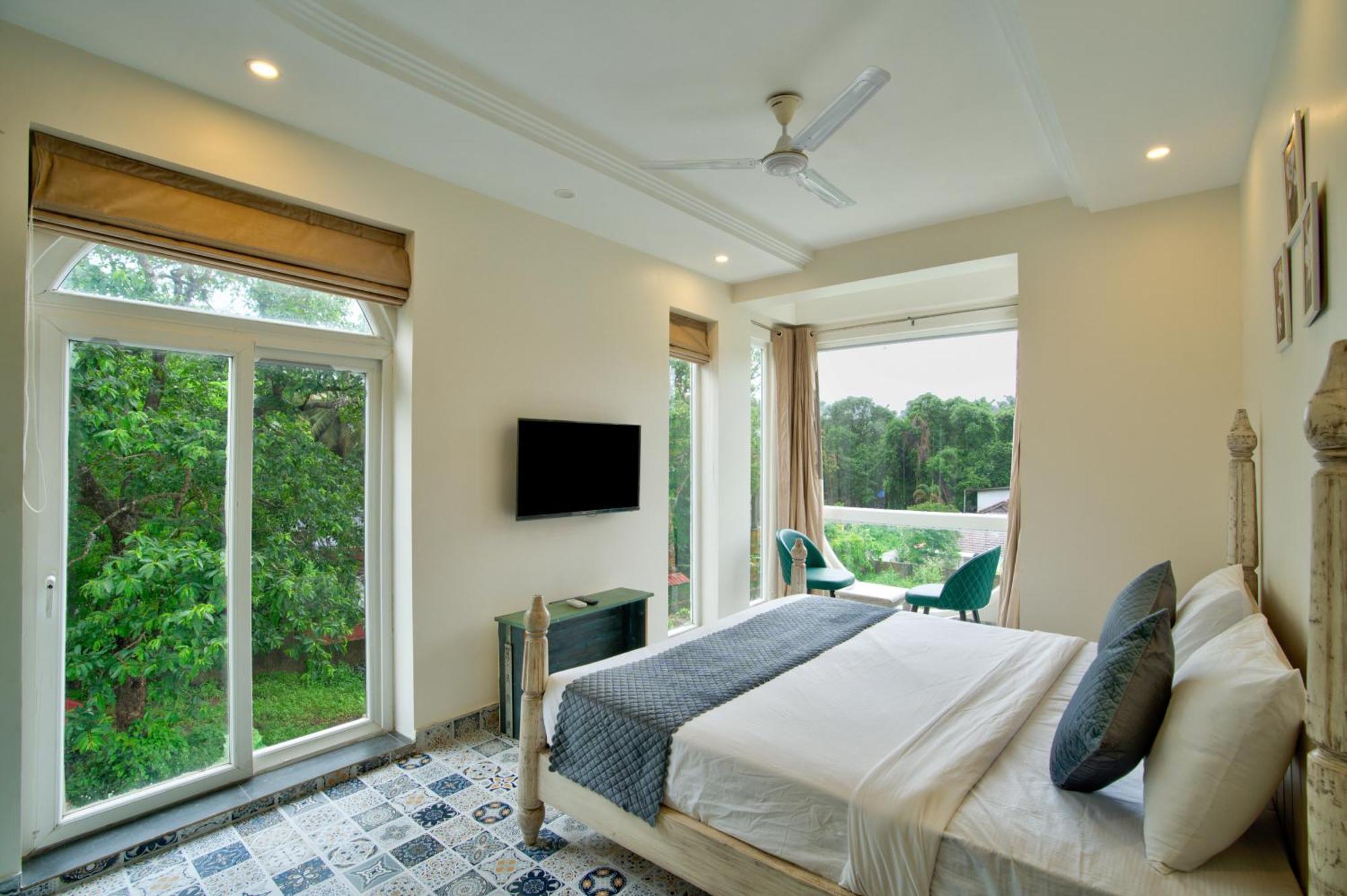 Hotel Goa Courtyard By The Porto Arpora Baga Exterior foto