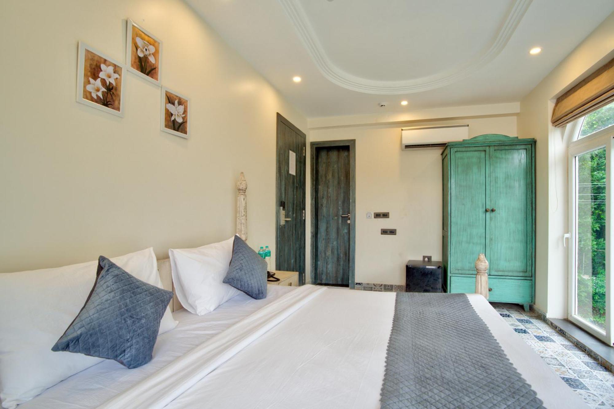 Hotel Goa Courtyard By The Porto Arpora Baga Exterior foto